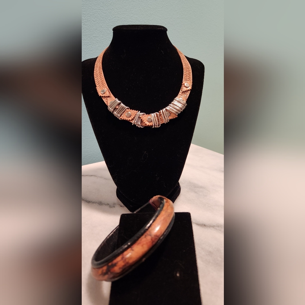 Neclace with bracelet